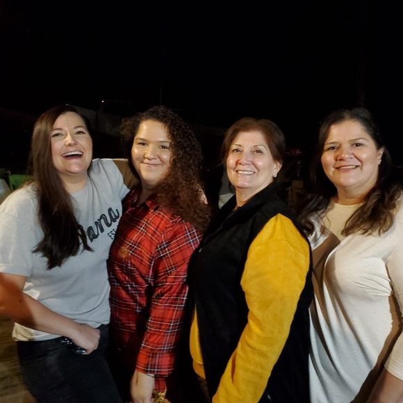 Welcome To My Closet - Picture 2 of 6